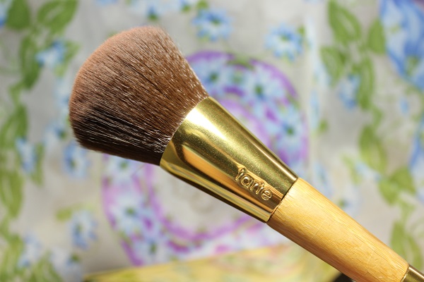 Tarte Park Avenue Princess Contour Palette Fluffy Brush1