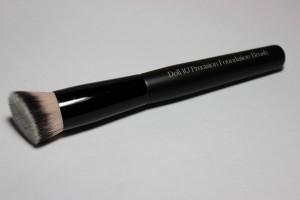 DOLL 10 Up Close And Flawless Foundation Brush1