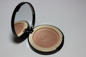 DOLL 10 Up Close And Flawless Highlighter1